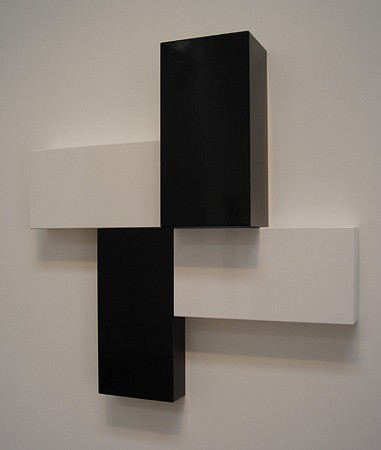 Margo Sawyer, Black and White, 2005
Powder coat on steel and aluminum, 34 x 34 x 6 in. (86.4 x 86.4 cm)
MSA-011