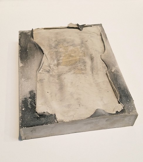 James Buss, Untitled cast, 2018
Plaster, paper, enamel, 11 3/4 x 8 3/4 x 2 in.
JBU-028