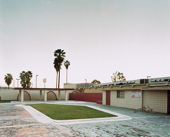 J. Bennett Fitts, Inland Empire, 2005
C-print, Edition of 6, 40 x 50 in.
1/6
JBF-007